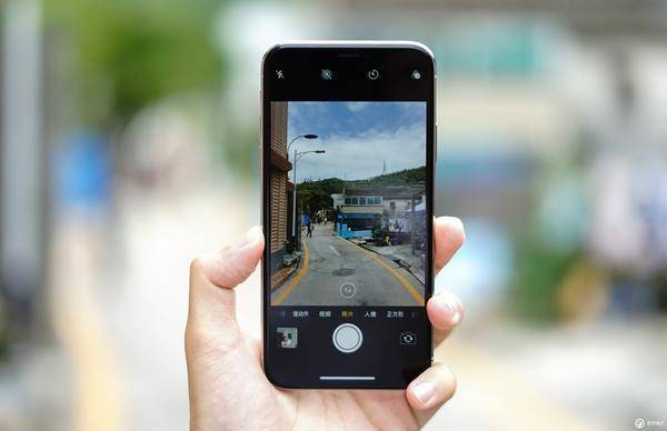 如何用iPhone X记录你的春节故事？陈可辛用三分钟给你灵感