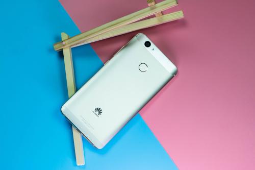 新美颜华为NOVA2 中供通优质好价1479元
