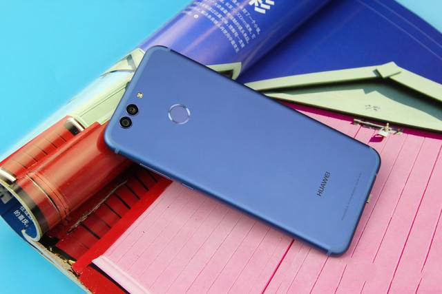 高颜值爱自拍~华为nova2Plus 中供通好价1734元！