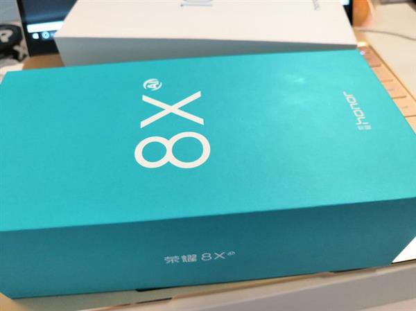 中端旗舰下半场：荣耀8x本月亮相