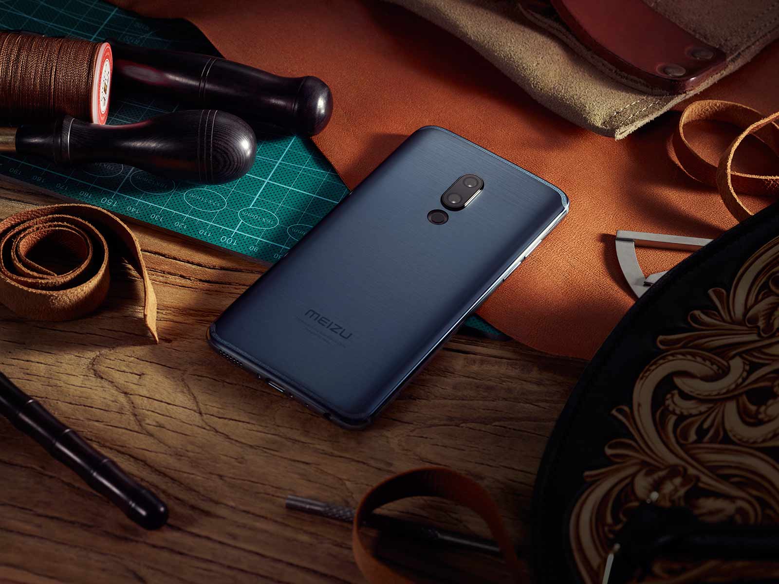 mCharge+超强拍照，魅族15 plus 6+64G中供通今日好价1907元
