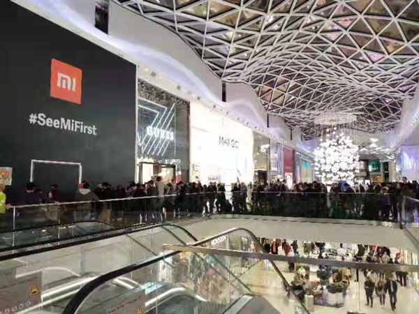 直击英国小米首店开业：米粉大排长龙