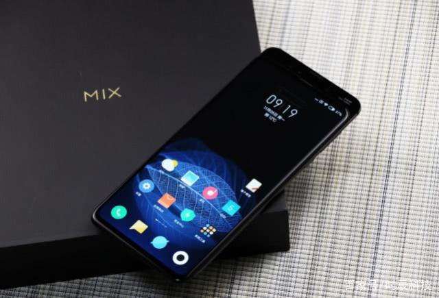 快别盯着你的3G手机了，小米首部5G版MIX 3已经朝你招手了！ 